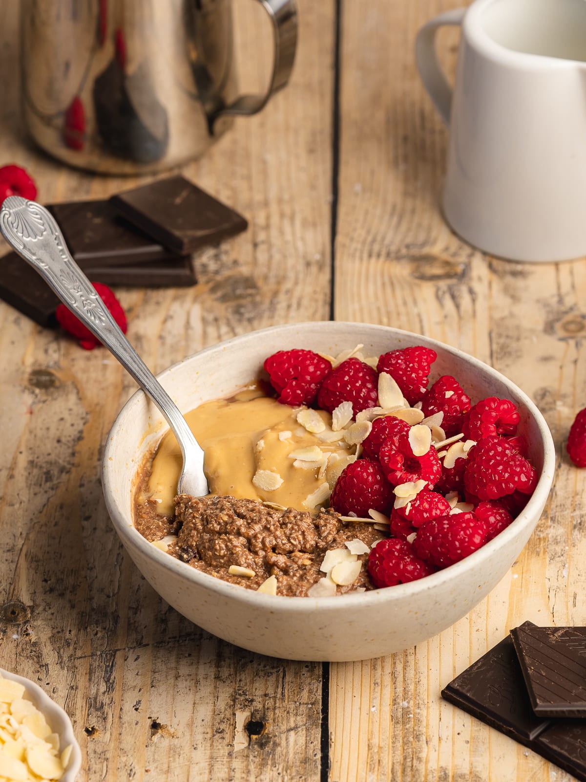 Porridge au Cacao, aux Framboises et aux Amandes