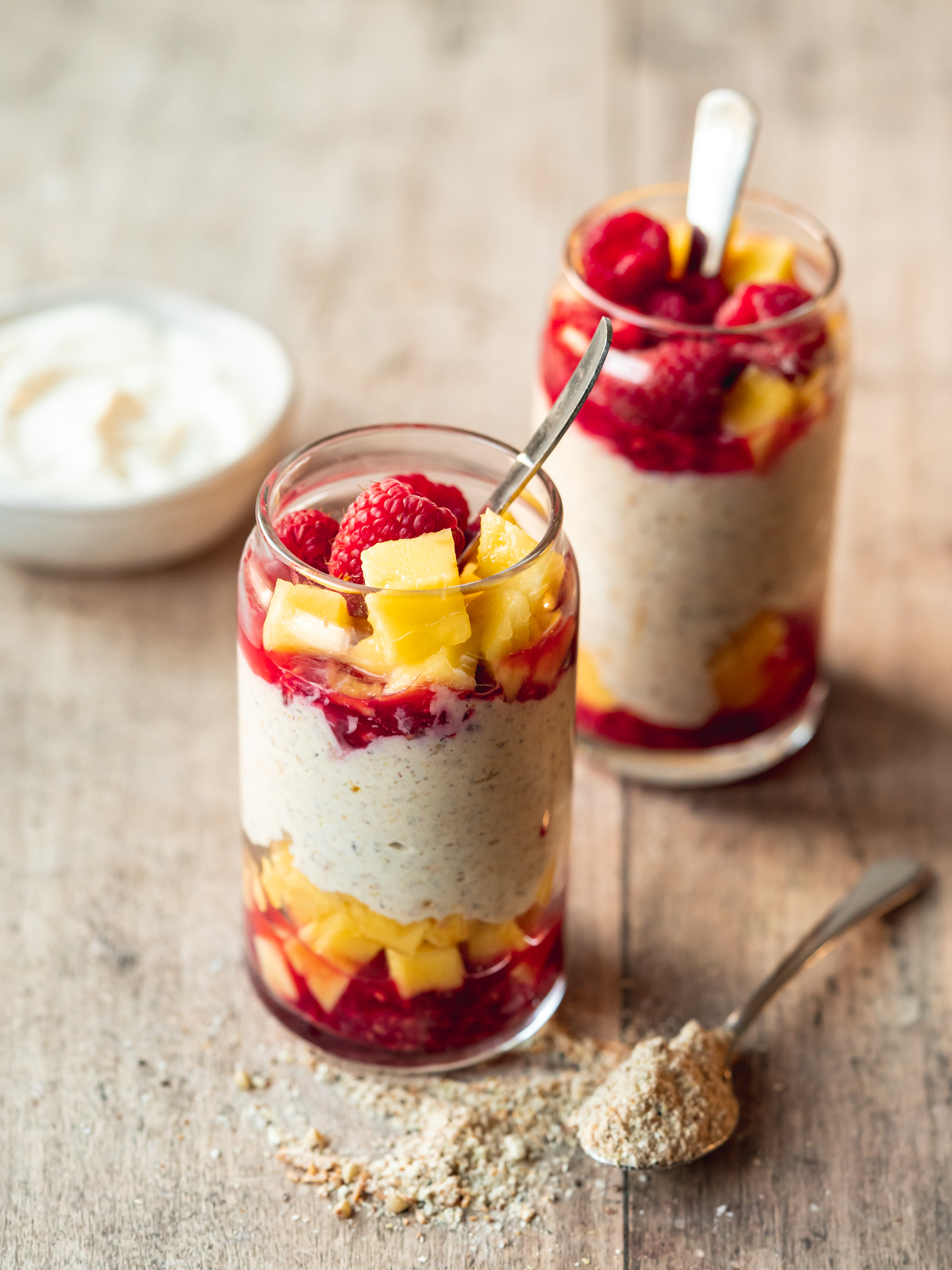 Porridge al mango e baobab con mix Inca e marmellata di albicocche